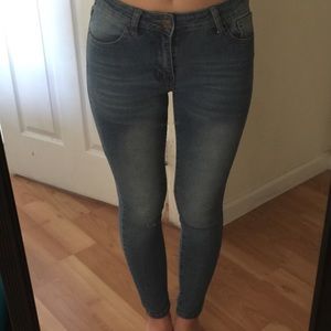 Medium-dark washed skinny jeans